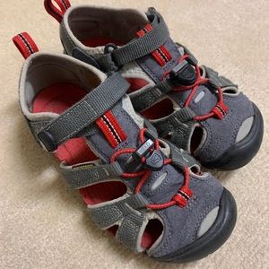 Keen sandals size 1 kids